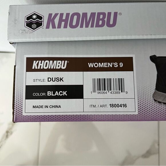 Khombu Dusk Women’s 9 All Weather Boot New In Box - Picture 13 of 13